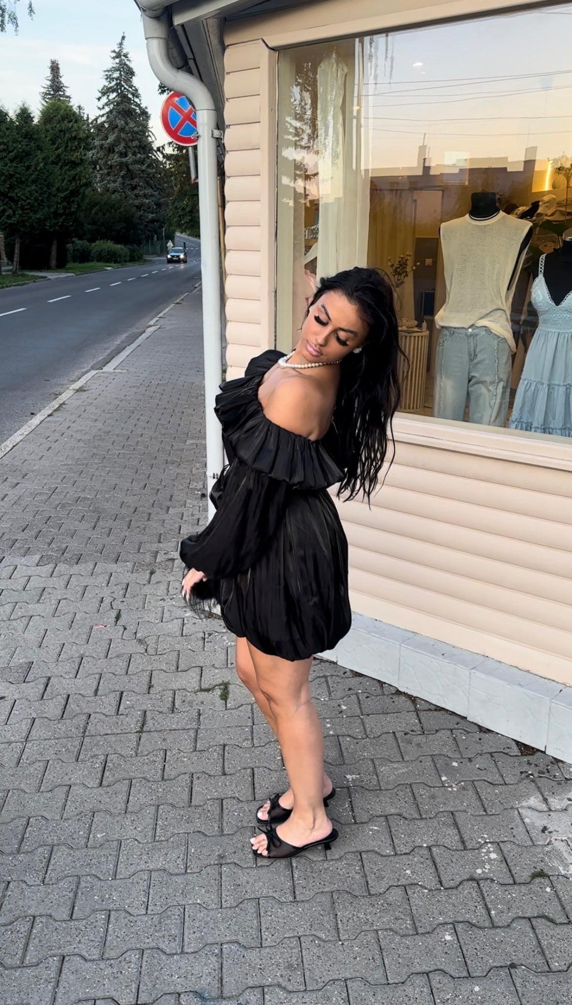 Glossy šaty